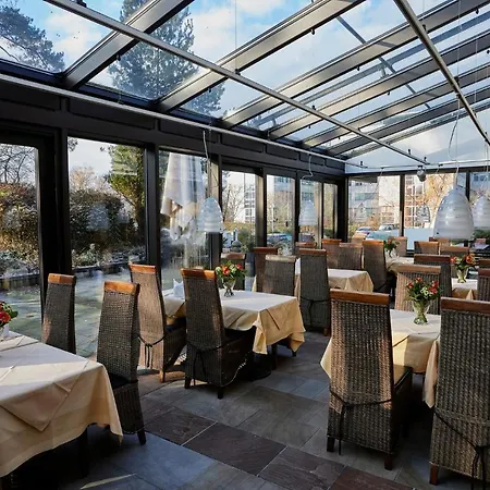 Bredeney Hotel 4*